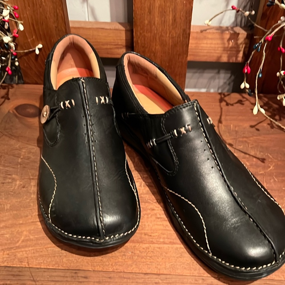 NWT Clarks size 8 shoes, brown and beautiful!!